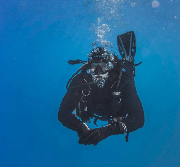en person der dykker