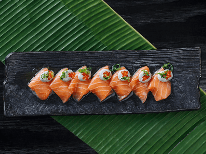 sushi anretning med laks